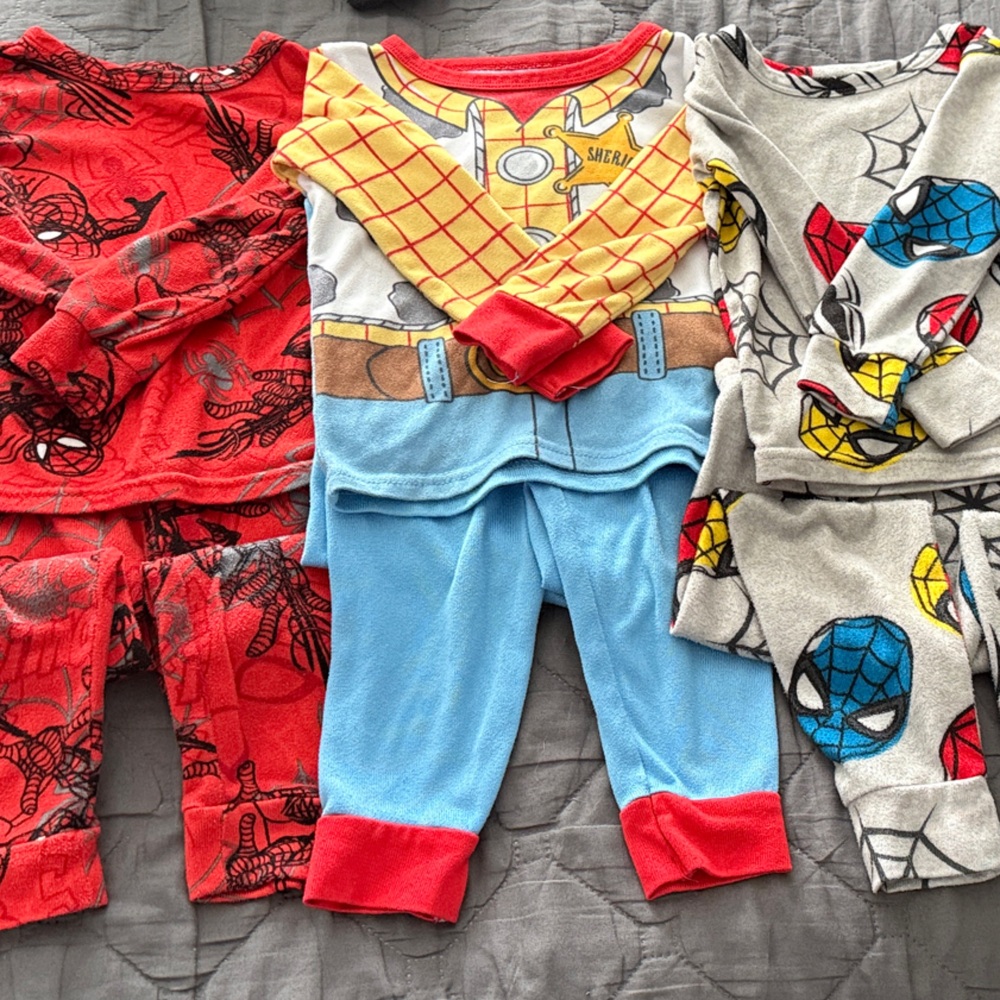 4T Boy’s Superhero Pajama Set